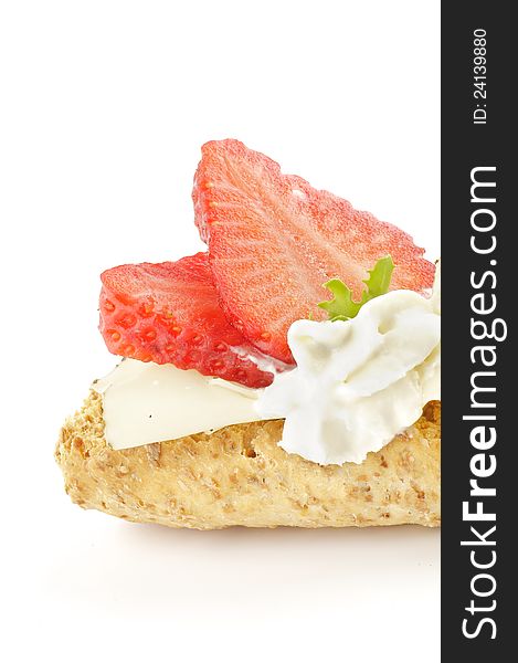 CrispBread Sandwich With Cheese And Strawberry