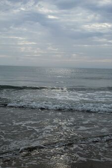 Calmness Of The Ocean Waves, In A Overcast Sky   OUTERBANKS NORTH CAROLINA Stock Images