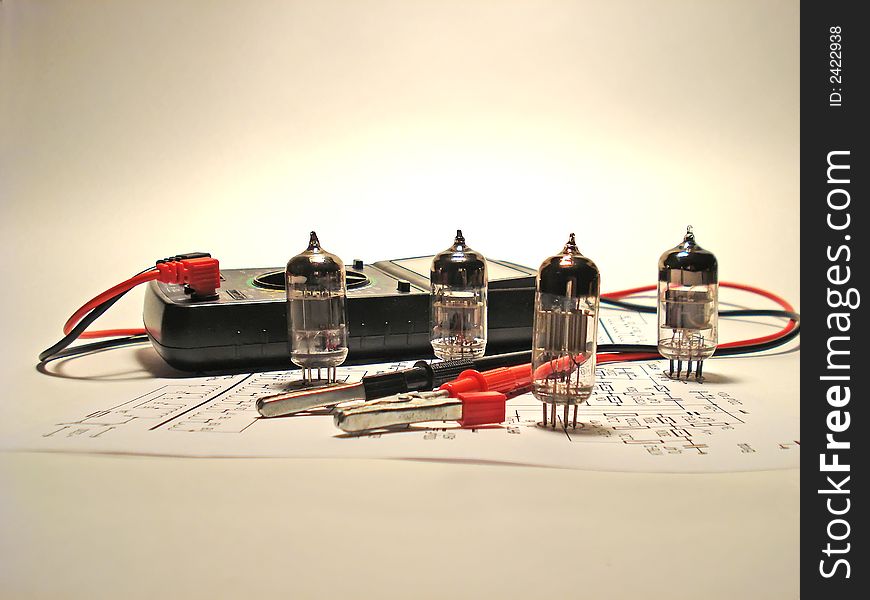 Circuit with vacuum tubes and multimeter