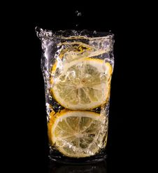 Lemon Splash Royalty Free Stock Images Lemon Splash Royalty Free Stock Images