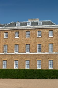 Old Yellow Building Royalty Free Stock Images Old Yellow Building Royalty Free Stock Images