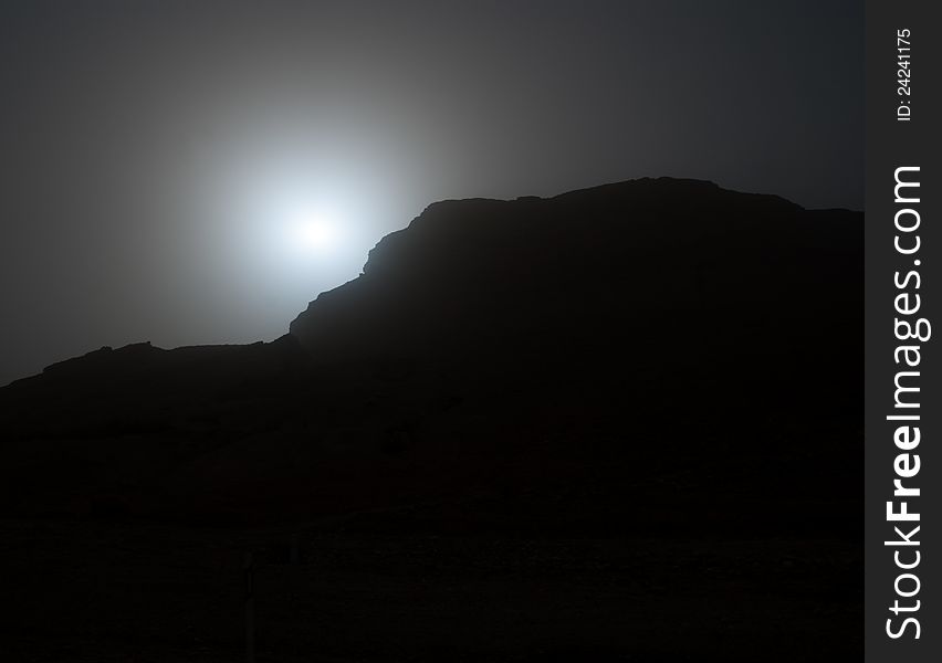 The sun during a sandy storm