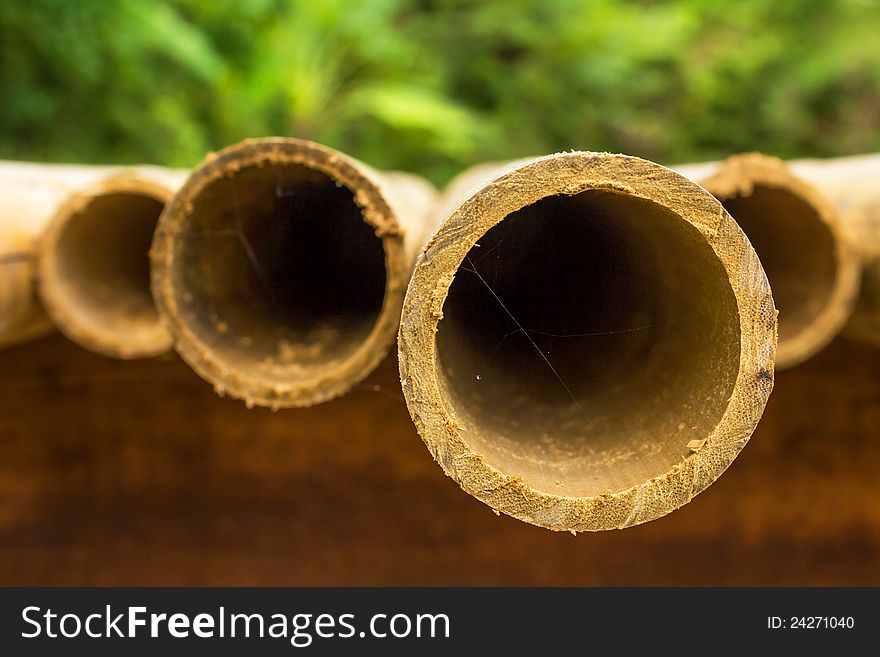 Bamboo circular pipe drop by horizontal line