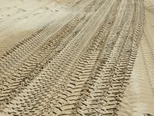 Tyre Tracks Royalty Free Stock Images Tyre Tracks Royalty Free Stock Images