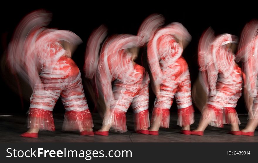 A Chinese dance named paper cut girlsperformed at Chinese New Year celebration in Montreal.