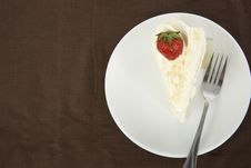 Vanilla Cake With Strawberry On Top Royalty Free Stock Images Vanilla Cake With Strawberry On Top Royalty Free Stock Images