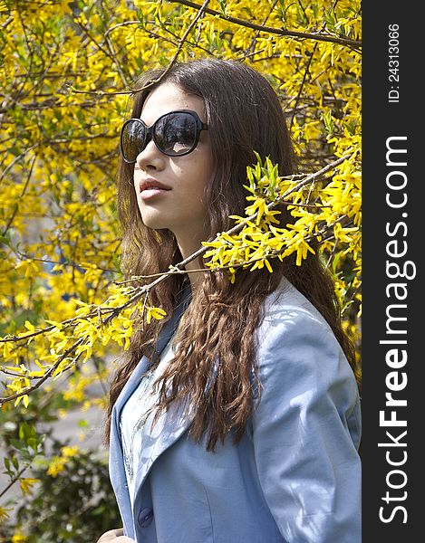 Beautiful Young Fashion Woman With Sunglasses