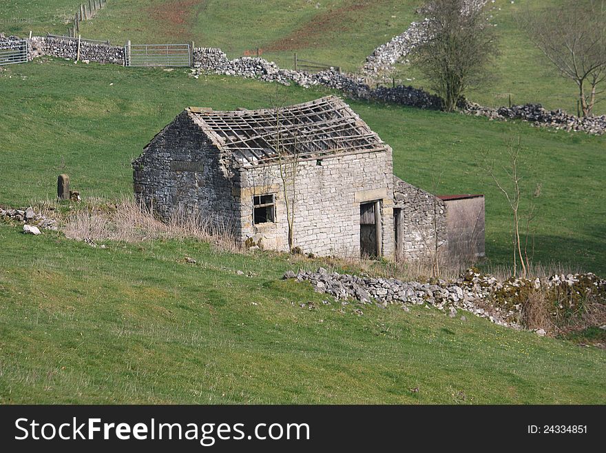 An old disused barn with no roof