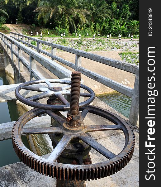 Old reservoir wheel