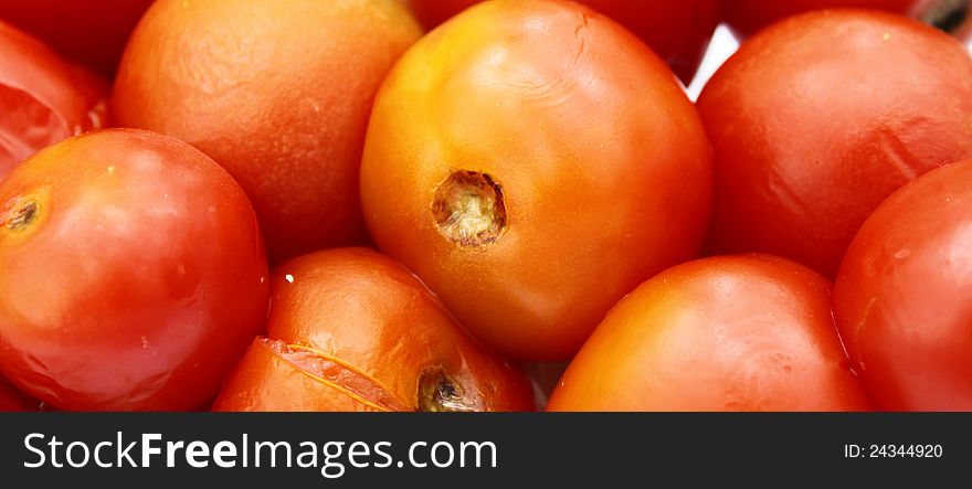 A few red tomatoes close-up