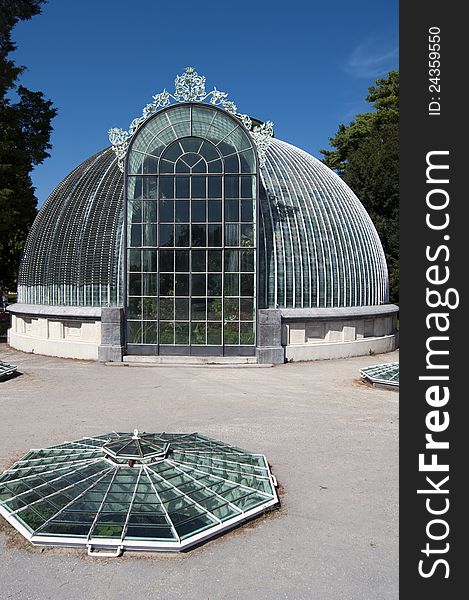 Old tropical conservatory in château areal.