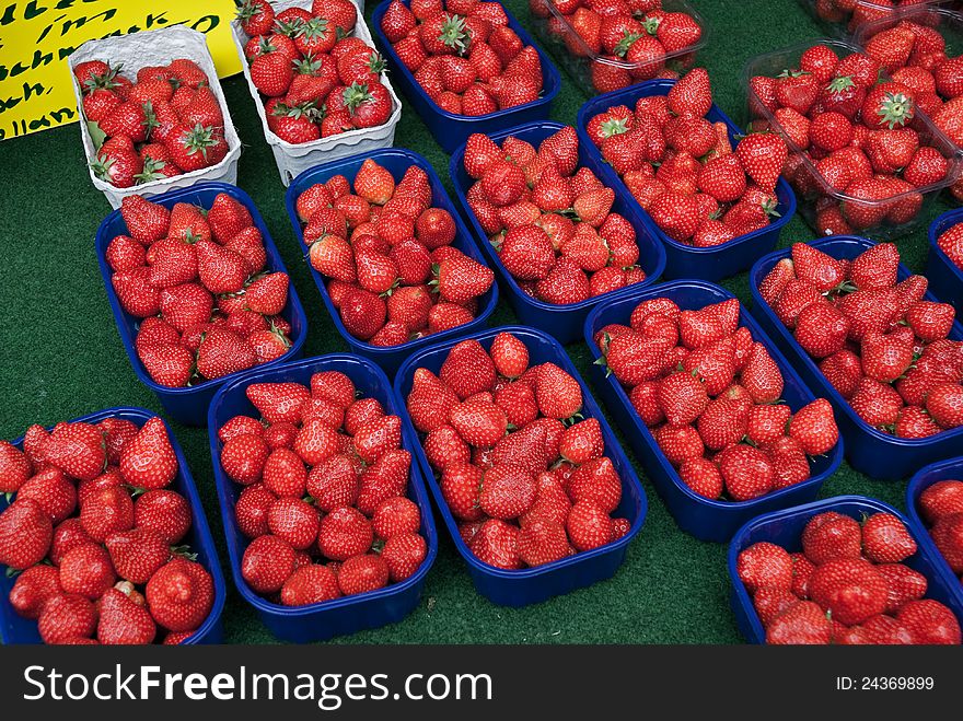 Fruits and vegetables at farmers' markets