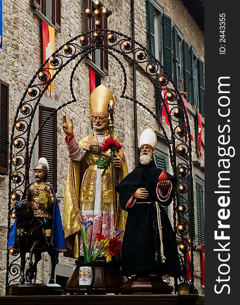 Saint Ubaldo, Saint Antonio and Saint Giorgio's effiges were shown in the street of Gubbio in the morning. Saint Ubaldo, Saint Antonio and Saint Giorgio's effiges were shown in the street of Gubbio in the morning
