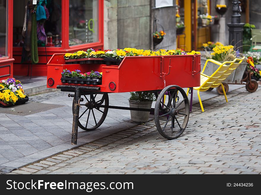 Antique trailer as a stall for flowers