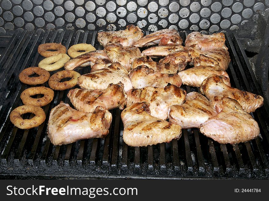 Grill the wings ready to fire in a restaurant