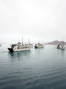 Tourist Boats In Halong Bay, Vietnam Royalty Free Stock Photography Tourist Boats In Halong Bay, Vietnam Royalty Free Stock Photography