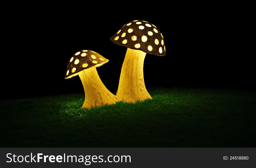 Decorative lamp in the form of a mushroom