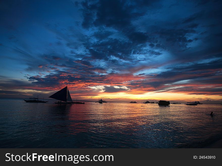 Magnificent sunset in Boracay，Philippines