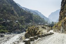 Narrow Road In Himalaya Royalty Free Stock Photos Narrow Road In Himalaya Royalty Free Stock Photos