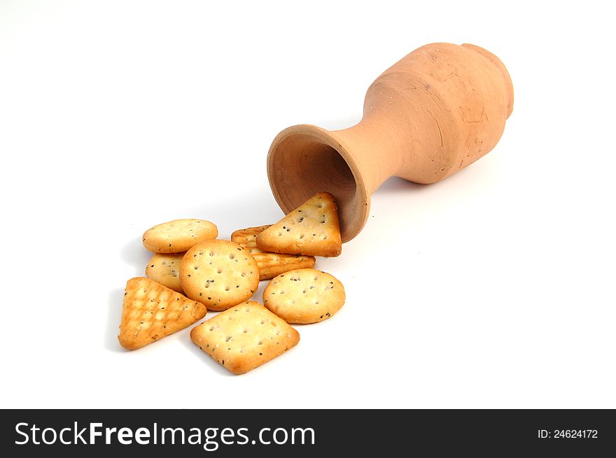 Pic of crackers and clay jug