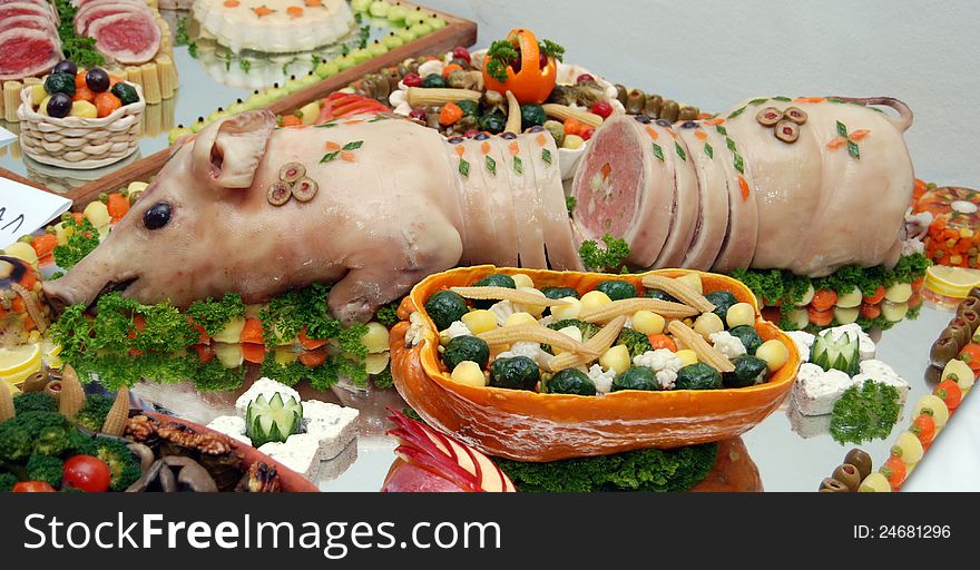 Whole rosted pork