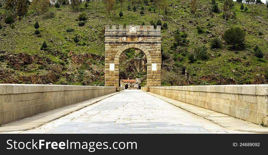 The roman bridge of Alcantara dates from de II century b.c. It has been very important over the history as a strategic point to cross the Tagus river. The roman bridge of Alcantara dates from de II century b.c. It has been very important over the history as a strategic point to cross the Tagus river.