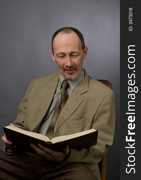 The man reads