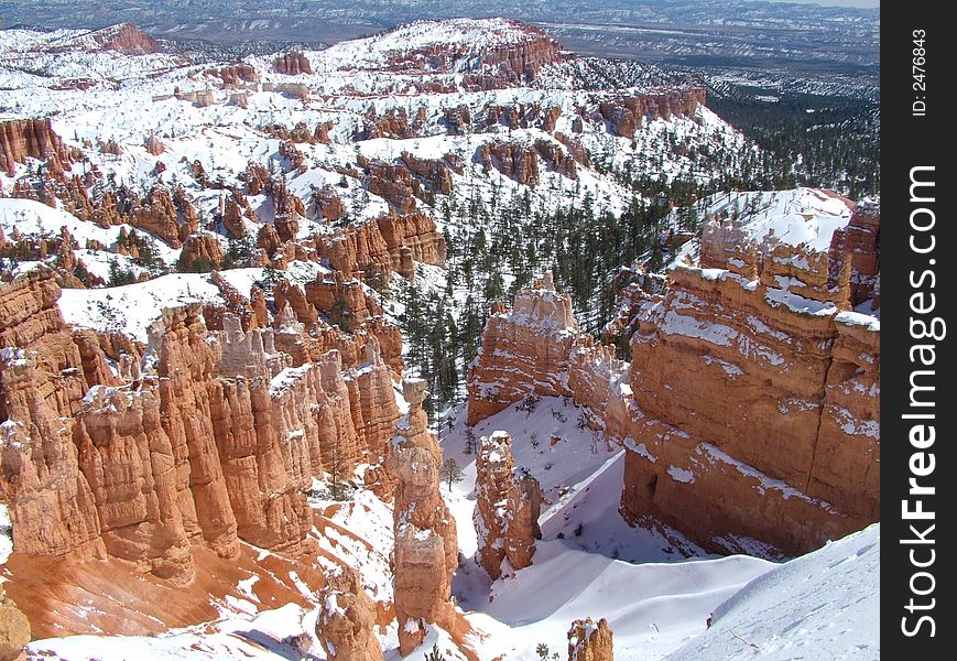 Snow covered rock formations in Bryce Canyon National Park