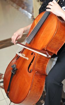 Playing The Cello At Opera Royalty Free Stock Photos Playing The Cello At Opera Royalty Free Stock Photos