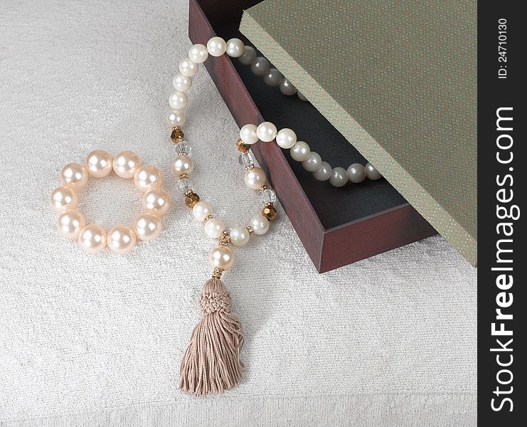 Pearl bracelet and necklace