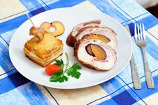Rabbit And Potatoes Serving Royalty Free Stock Image Rabbit And Potatoes Serving Royalty Free Stock Image