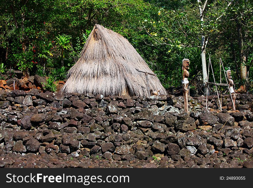 Hut and sacrificial figures, waimea valley, oahu, hawaii. Hut and sacrificial figures, waimea valley, oahu, hawaii