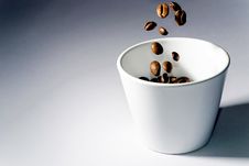 Flying Coffee Beans Royalty Free Stock Images Flying Coffee Beans Royalty Free Stock Images