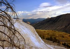 Mammoth Hot Springs & Mountains Of Yellowstone Royalty Free Stock Images Mammoth Hot Springs & Mountains Of Yellowstone Royalty Free Stock Images