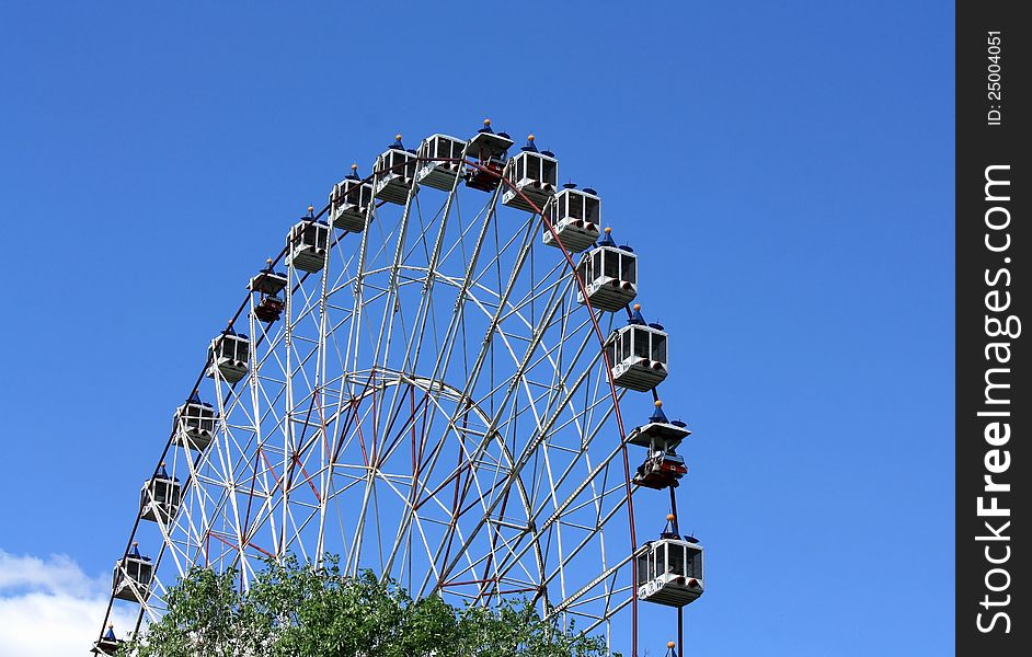 Ferris Wheel  - this is a very popular attraction in the city parks