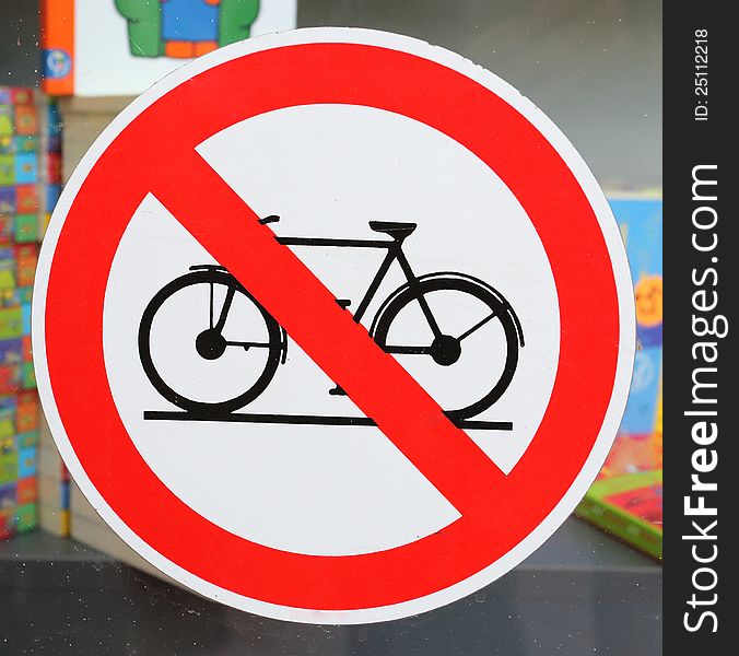 A sign indicating no cycling allowed