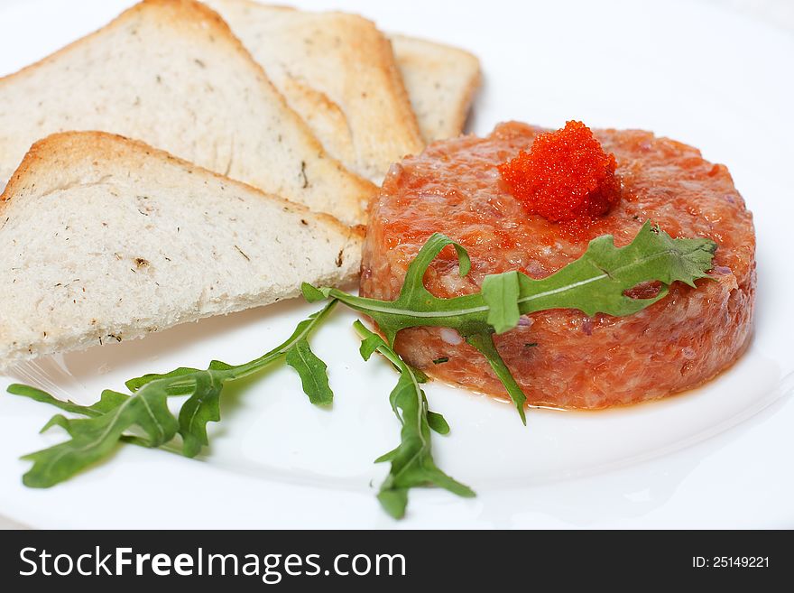 Salad With Salmon And Fried Bread