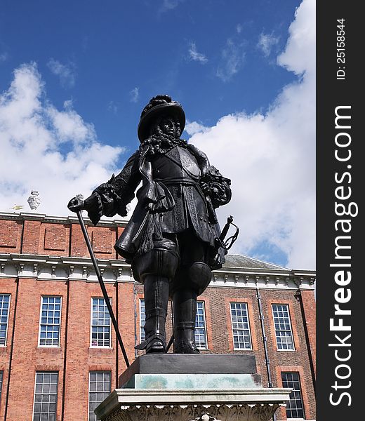 Statue of King William III of England in front of Kensington Palace, London. Statue of King William III of England in front of Kensington Palace, London