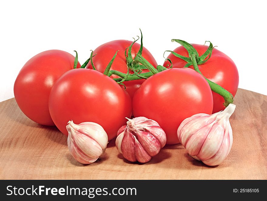 Fresh tomatoes and garlic