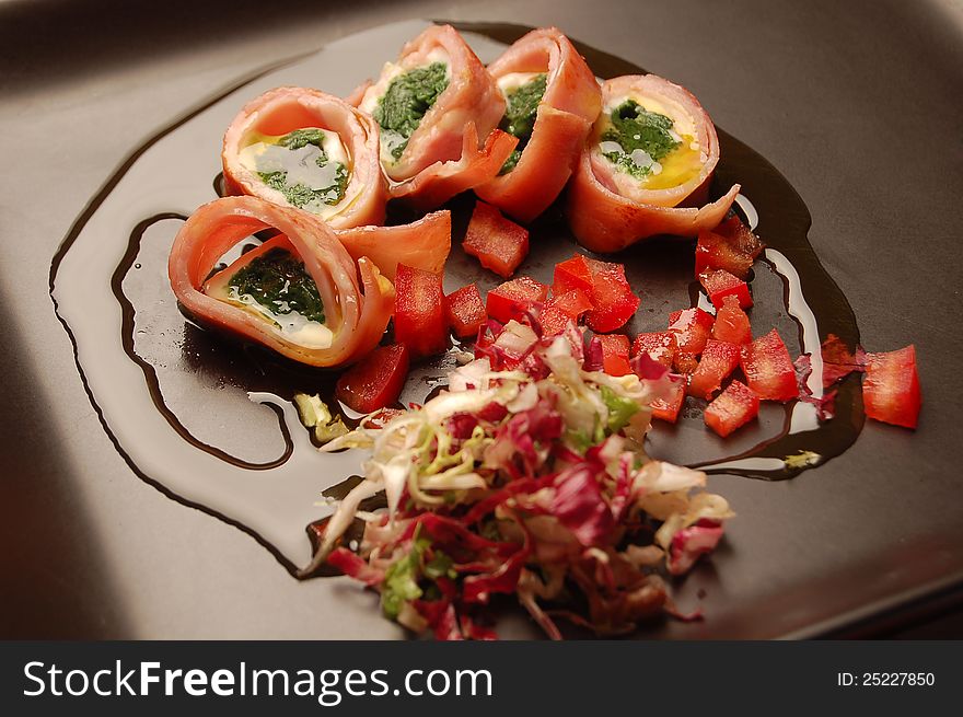 Roulade ham with cheese and spinach with mixed vegetables