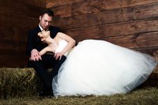 Bride Lying On Groom S Lap In Barn Royalty Free Stock Photography Bride Lying On Groom S Lap In Barn Royalty Free Stock Photography