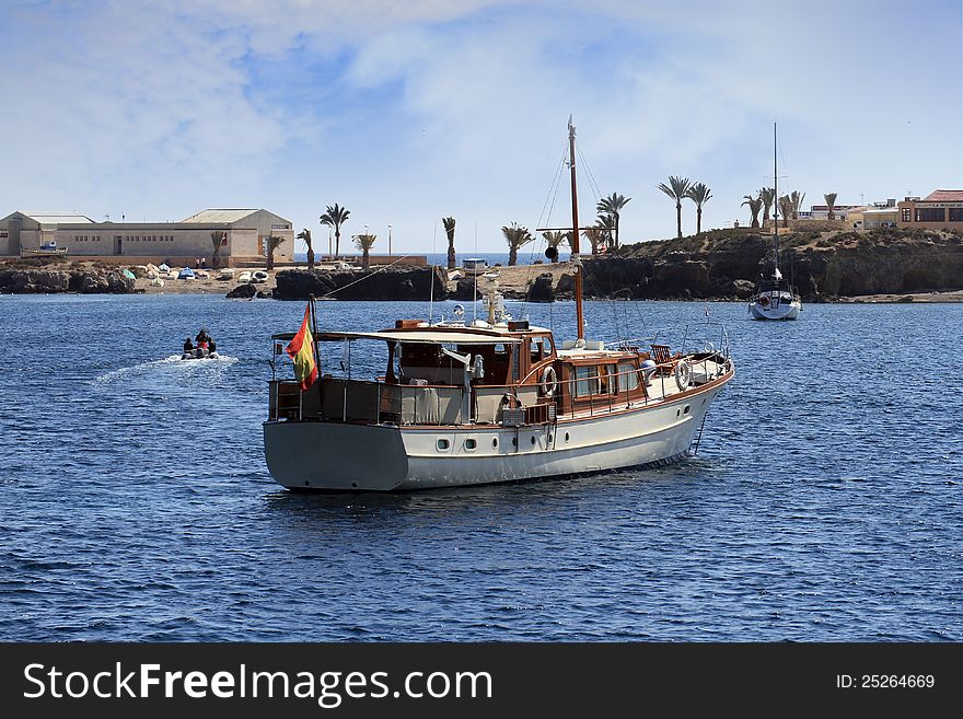 Tacht anchored in Tabarca island - Alicante. Tacht anchored in Tabarca island - Alicante