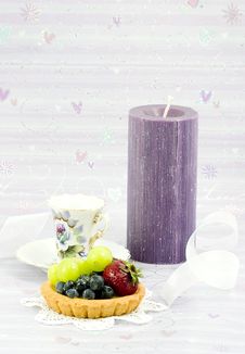 Fruit Tart And Ribbon Royalty Free Stock Photography Fruit Tart And Ribbon Royalty Free Stock Photography