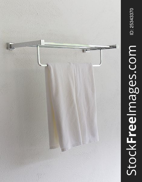 A white towel.