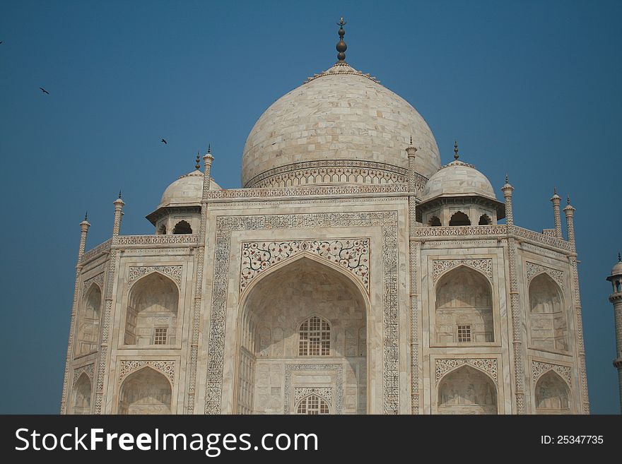 Taj Mahal in Agra, Uttar Pradesh India. Ornaments in Indian architecture found in ancient buildings. Mogul architecture style. Taj Mahal in Agra, Uttar Pradesh India. Ornaments in Indian architecture found in ancient buildings. Mogul architecture style.