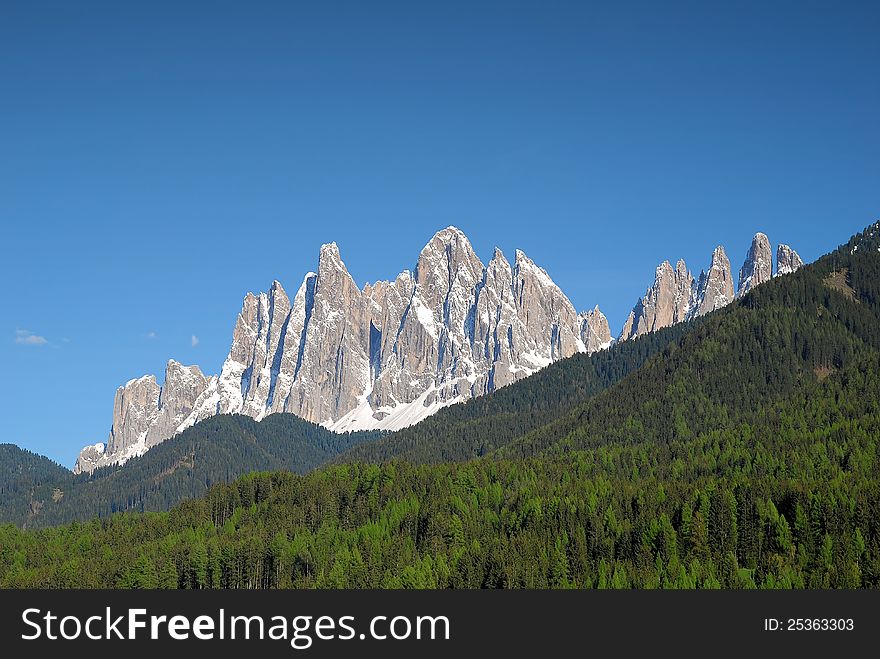 Mountain range in the Dolomites, a part of the Alps in Northern Italy. Mountain range in the Dolomites, a part of the Alps in Northern Italy