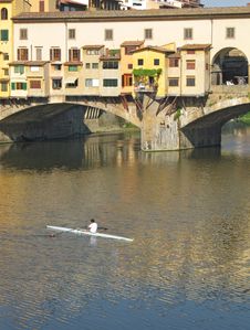Sculling Near Ponte Vecchio Royalty Free Stock Photography Sculling Near Ponte Vecchio Royalty Free Stock Photography