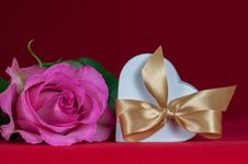 Heart Shaped Gift Box With  Pink Rose Royalty Free Stock Photography