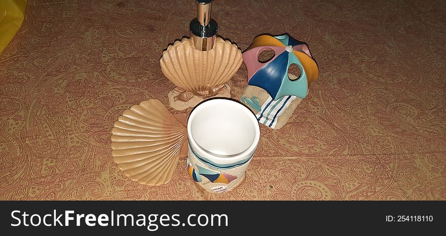 Washroom vanity set with shell shape umbreella shape