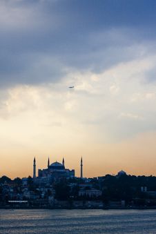 Istanbul At Sunset Royalty Free Stock Images Istanbul At Sunset Royalty Free Stock Images